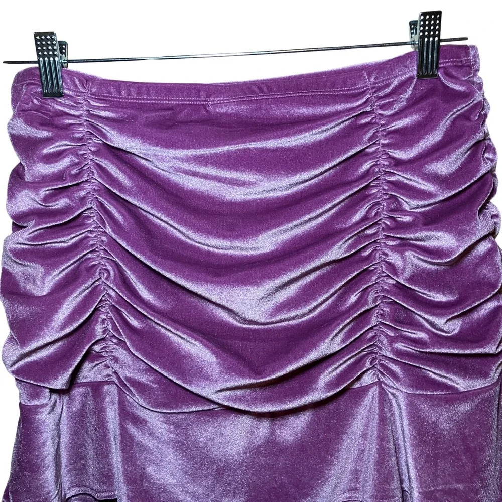 Wild Fable Ruched Velvet Mini Skirt Women's Medium Purple Ruffle Hem Y2K Retro